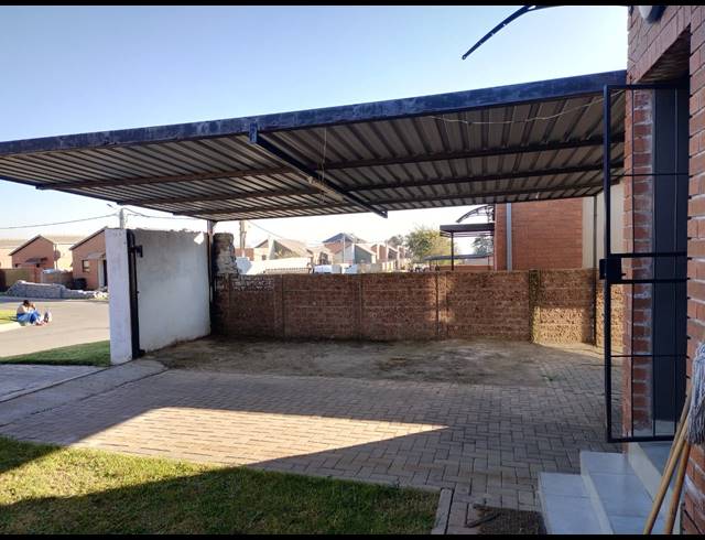 3 BEDROOM TOWNHOUSE FOR SALE IN SOUTH HILLS